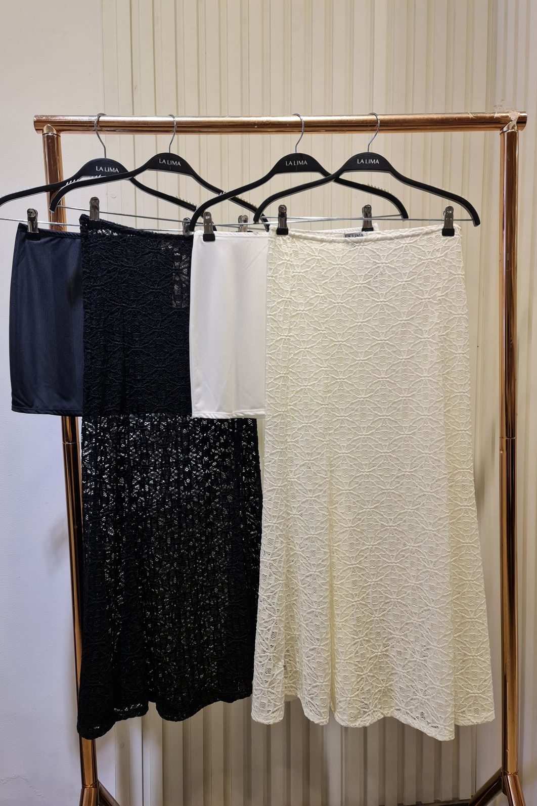 Saia Longa de Renda Sereia 2 Cores