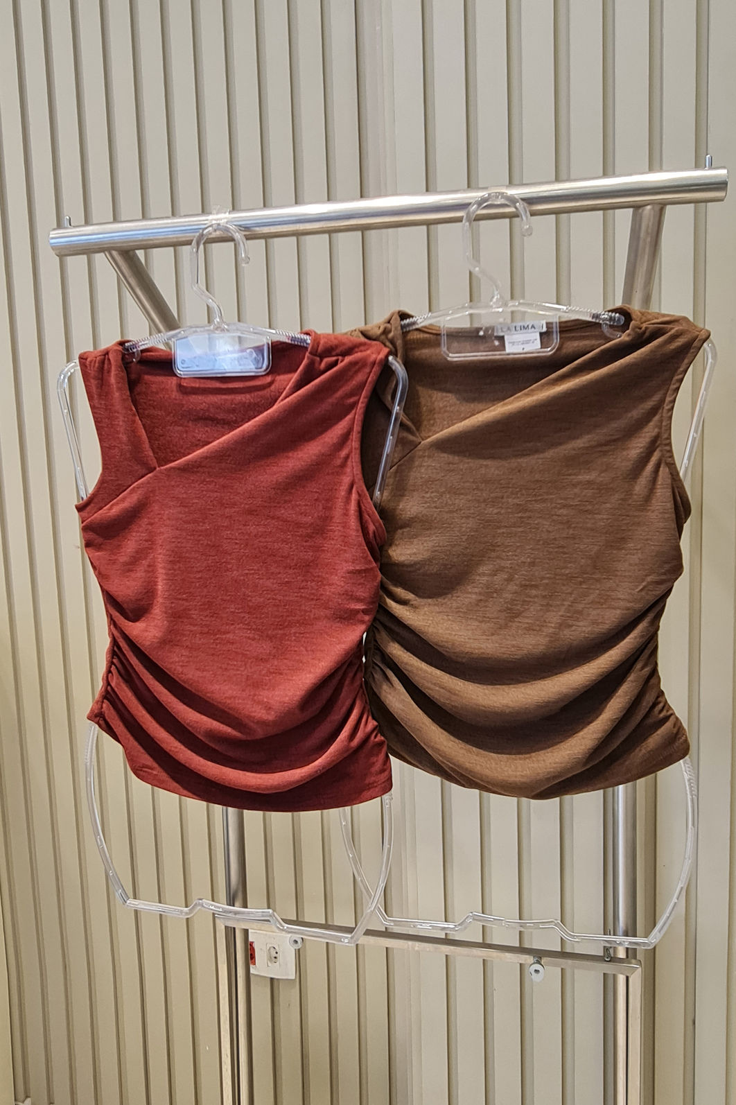 Regata Assimétrica Drapeada 2 Cores