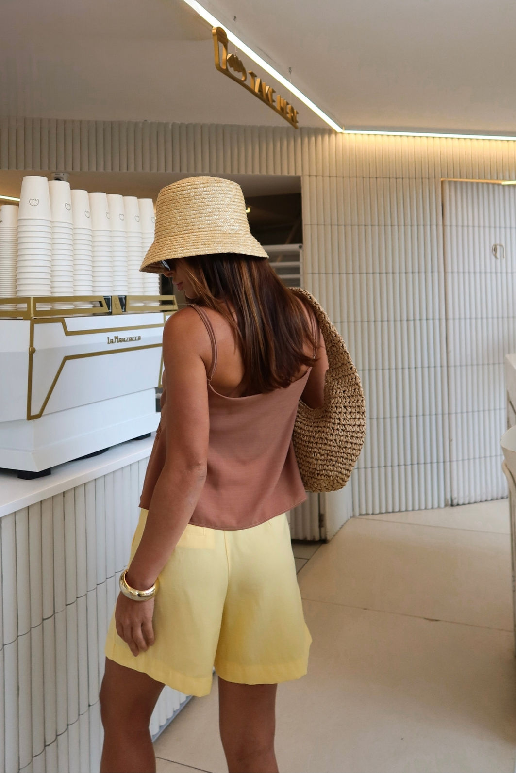 Bermuda de Alfaiataria com Bolsos 3 Cores Bermuda de Alfaiataria com Bolsos 3 Cores