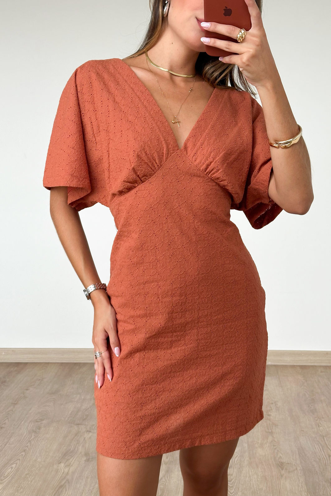 Vestido de Laise Bordado com Manga 3 Cores Vestido de Laise Bordado com Manga 3 Cores