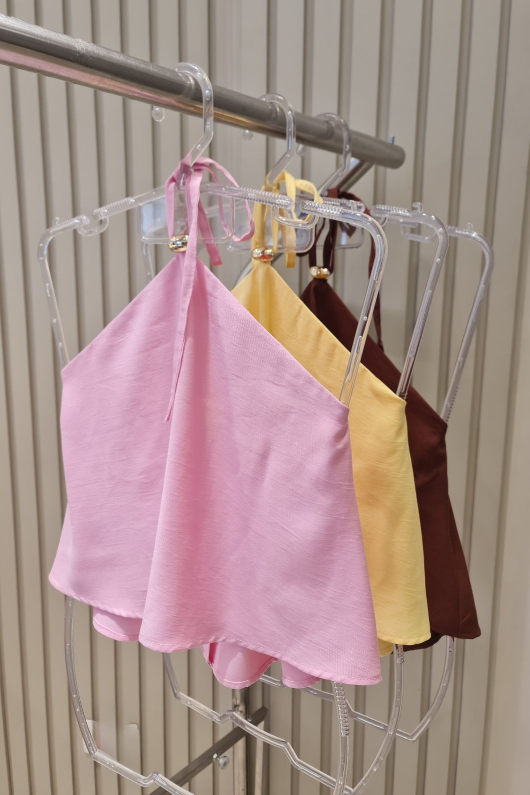 Blusa Frente U Marrant Fivela Dourada BESTSELLER Blusa Frente U Marrant Fivela Dourada BESTSELLER