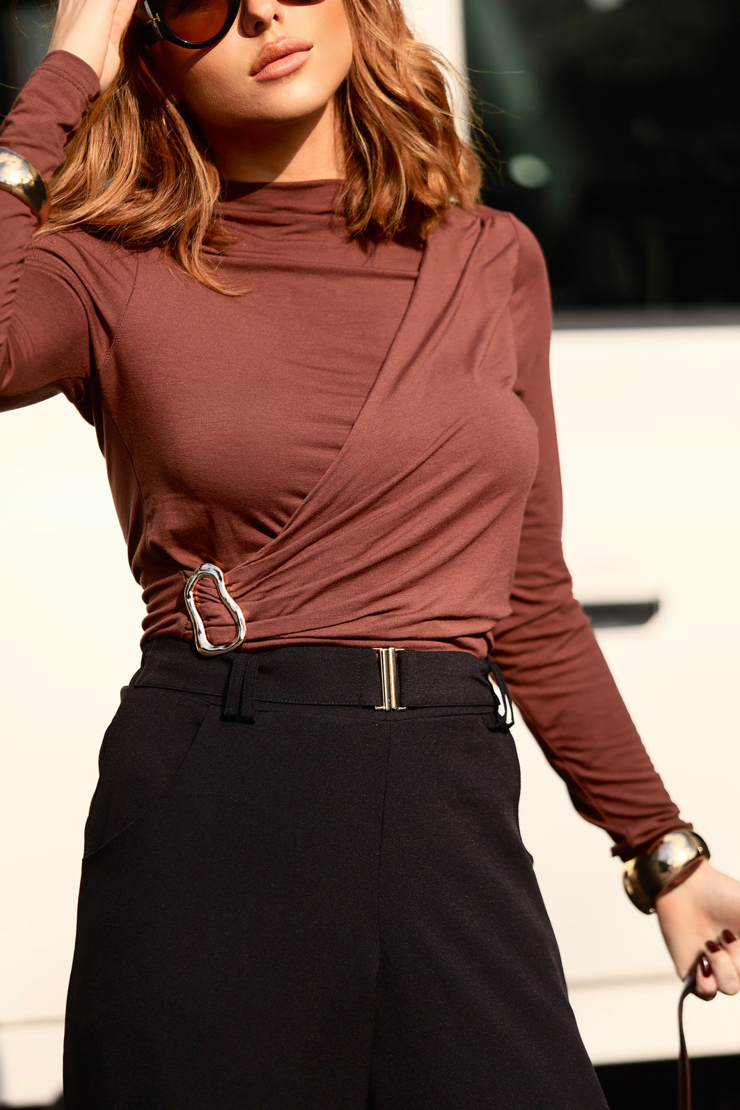 Blusa Manga Longa com Drapeadae Fivela 3 Cores Blusa Manga Longa com Drapeadae Fivela 3 Cores