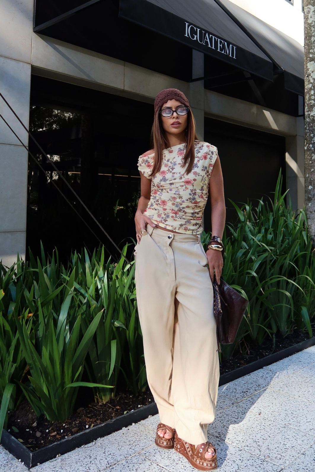 Calça Barrel de Alfaiataria Botão Prata 2 Cores Calça Barrel de Alfaiataria Botão Prata 2 Cores