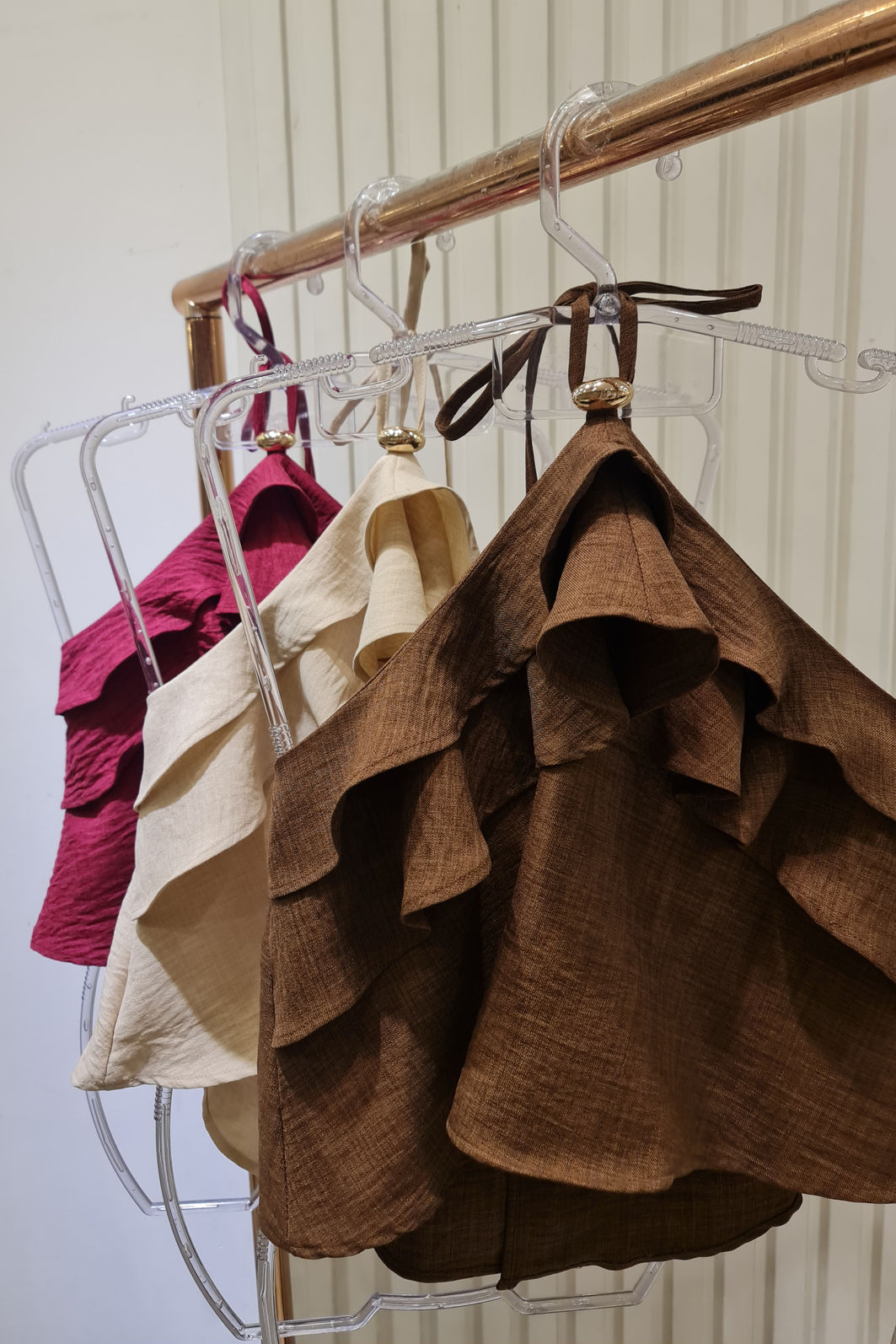 Blusa Frente Única Boho Babados e Fivela 3 Cores Blusa Frente Única Boho Babados e Fivela 3 Cores