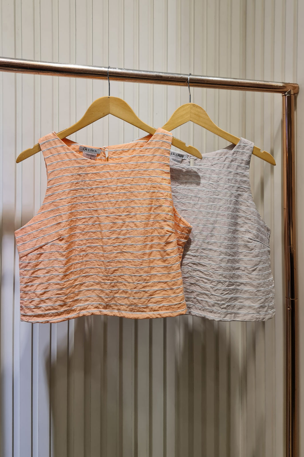 Regata Listrada com Botão Orgânico 2 cores