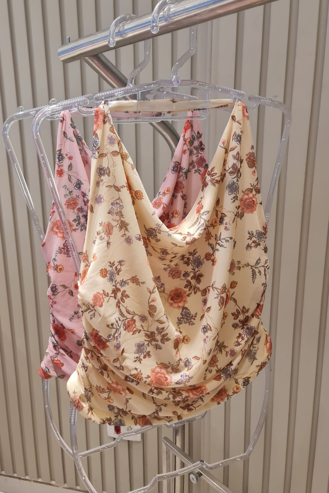 Blusa Degagê Frente Única em Tule Floral 2 Cores
