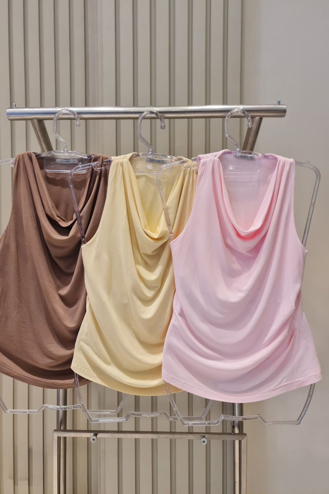 Regata Degagê Gola Boba com Pregas 3 Cores