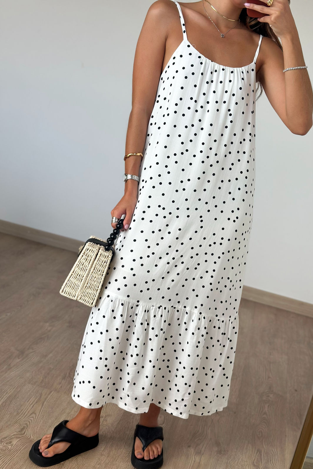Vestido Poá Midi babado Soltinho 3 Cores Vestido Poá Midi babado Soltinho 3 Cores