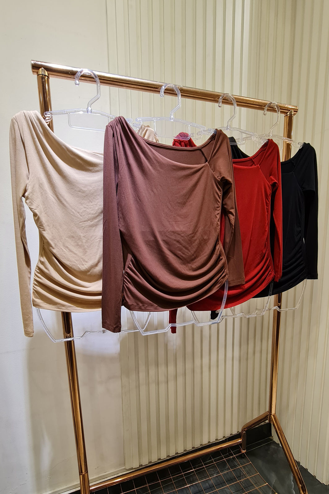 Blusa Manga Longa Decote Assimétrico 4 Cores