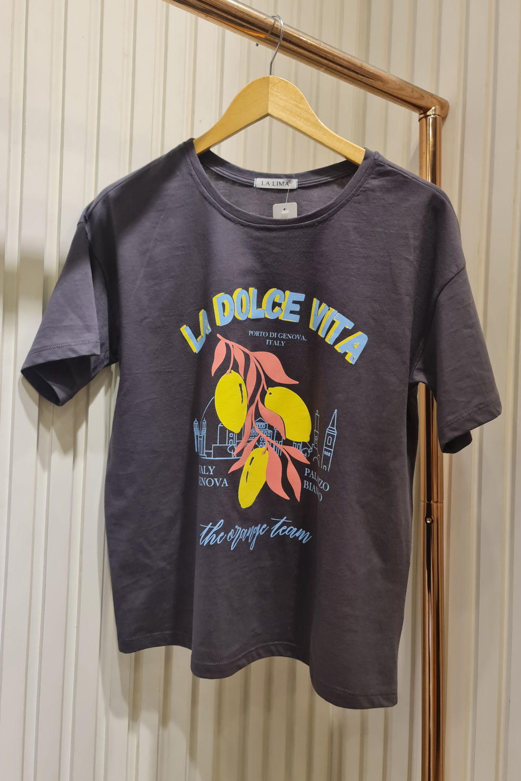 Tshirt Over La Dolce Vita 2 Cores Tshirt Over La Dolce Vita 2 Cores