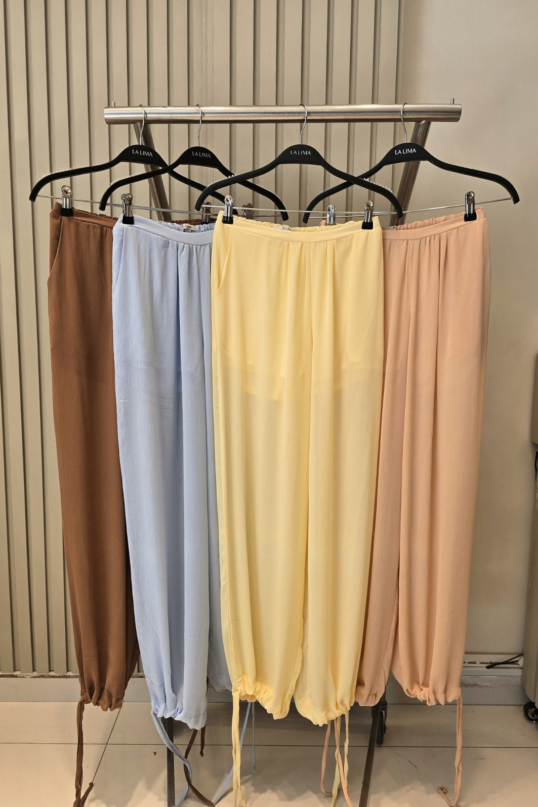 Calça Pantalona Aladim com Barra Ajustável 4 cores Calça Pantalona Aladim com Barra Ajustável 4 cores