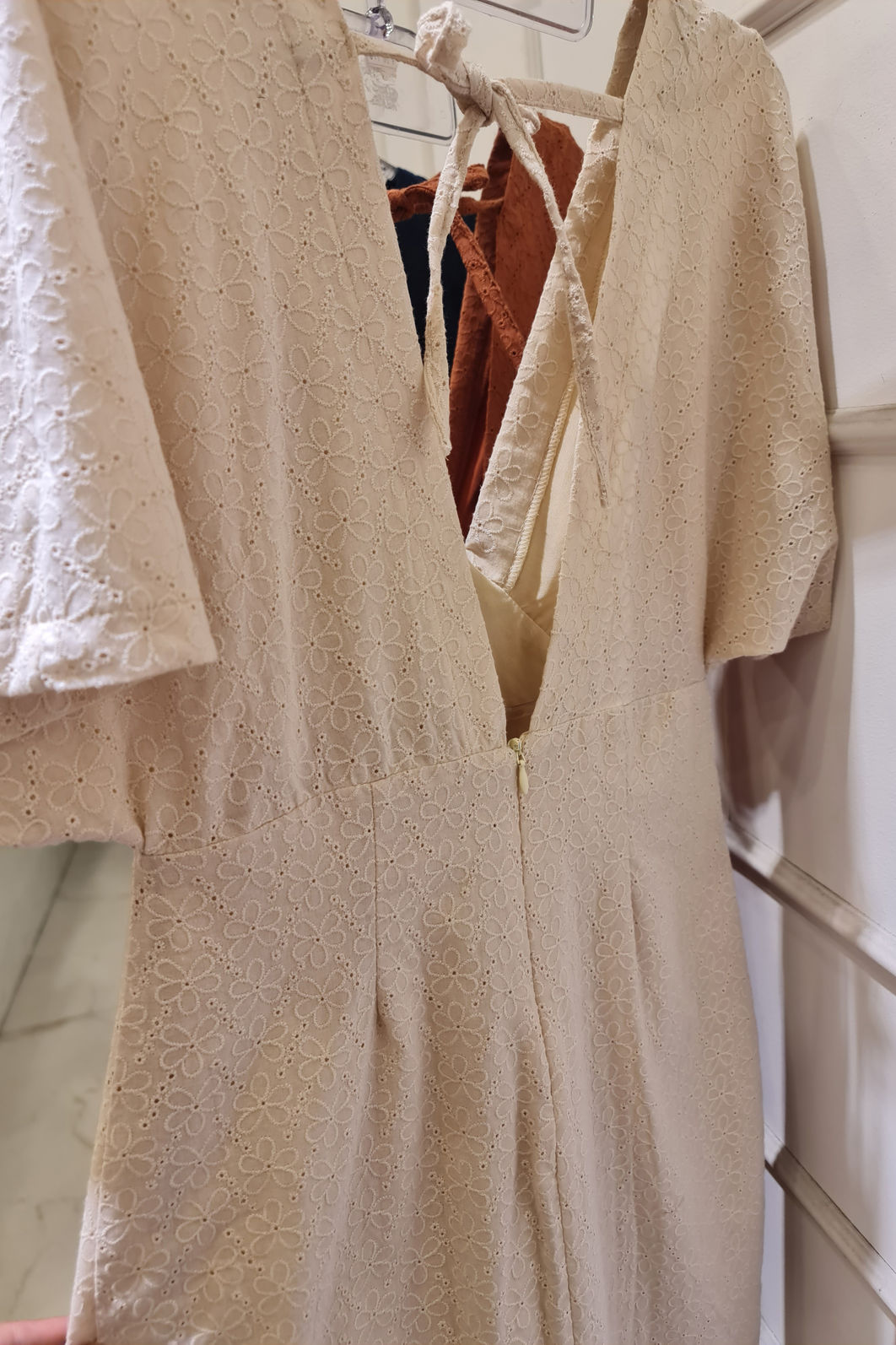 Vestido de Laise Bordado com Manga 3 Cores Vestido de Laise Bordado com Manga 3 Cores