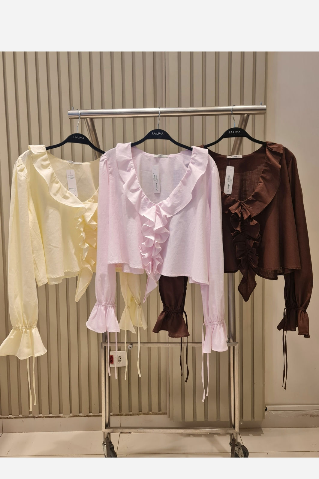 Bata 100% Algodão com Babados 3 Cores Bata 100% Algodão com Babados 3 Cores