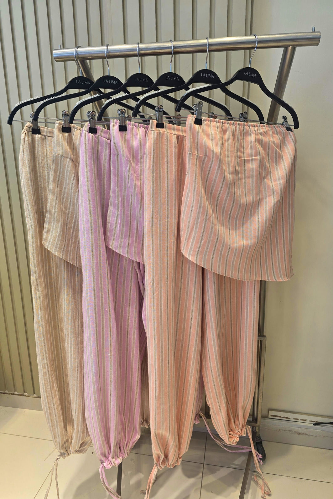 Calça Pantalona Aladim Linho 3 Cores Calça Pantalona Aladim Linho 3 Cores