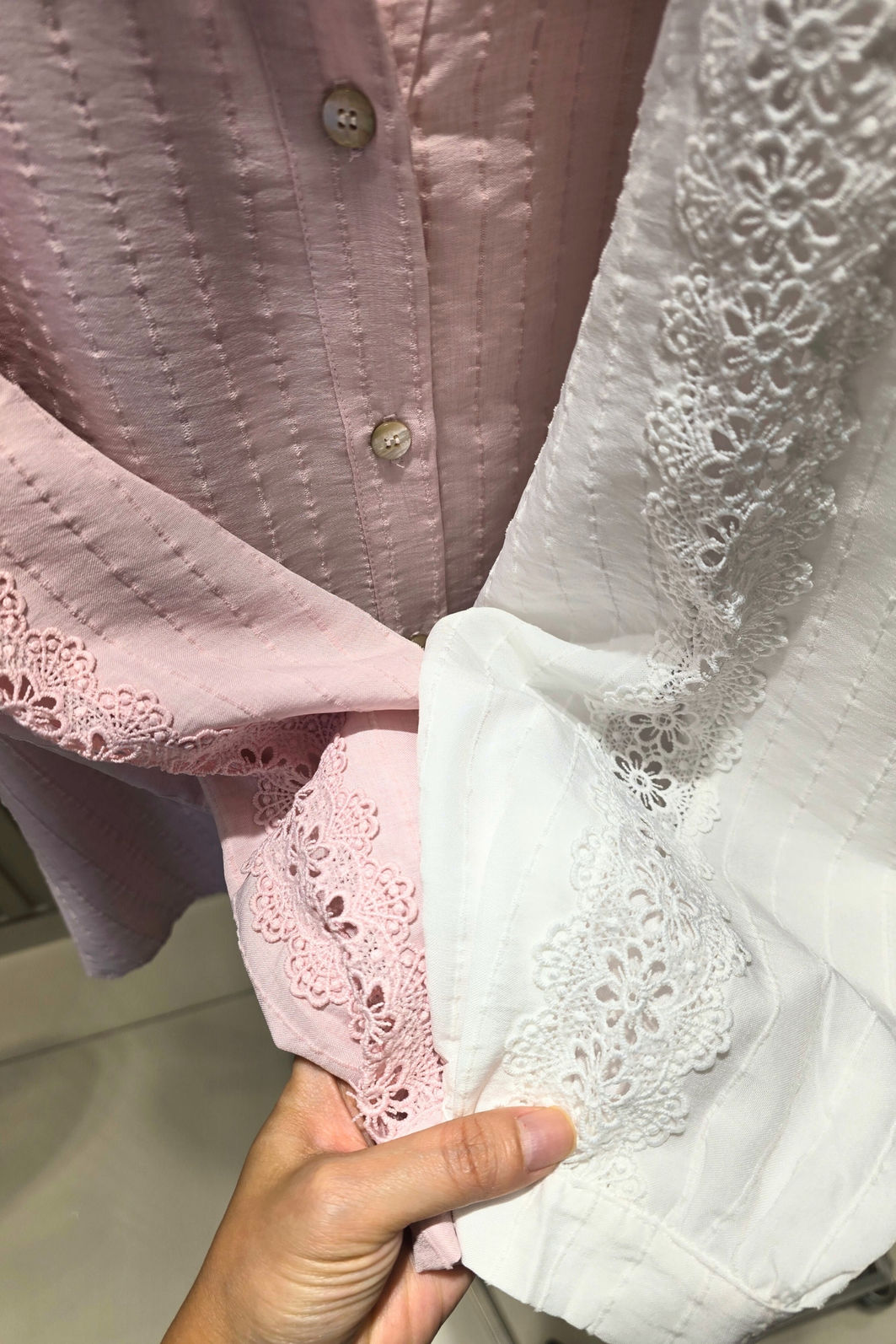 Camisa Renda Bordada 2 Cores Camisa Renda Bordada 2 Cores