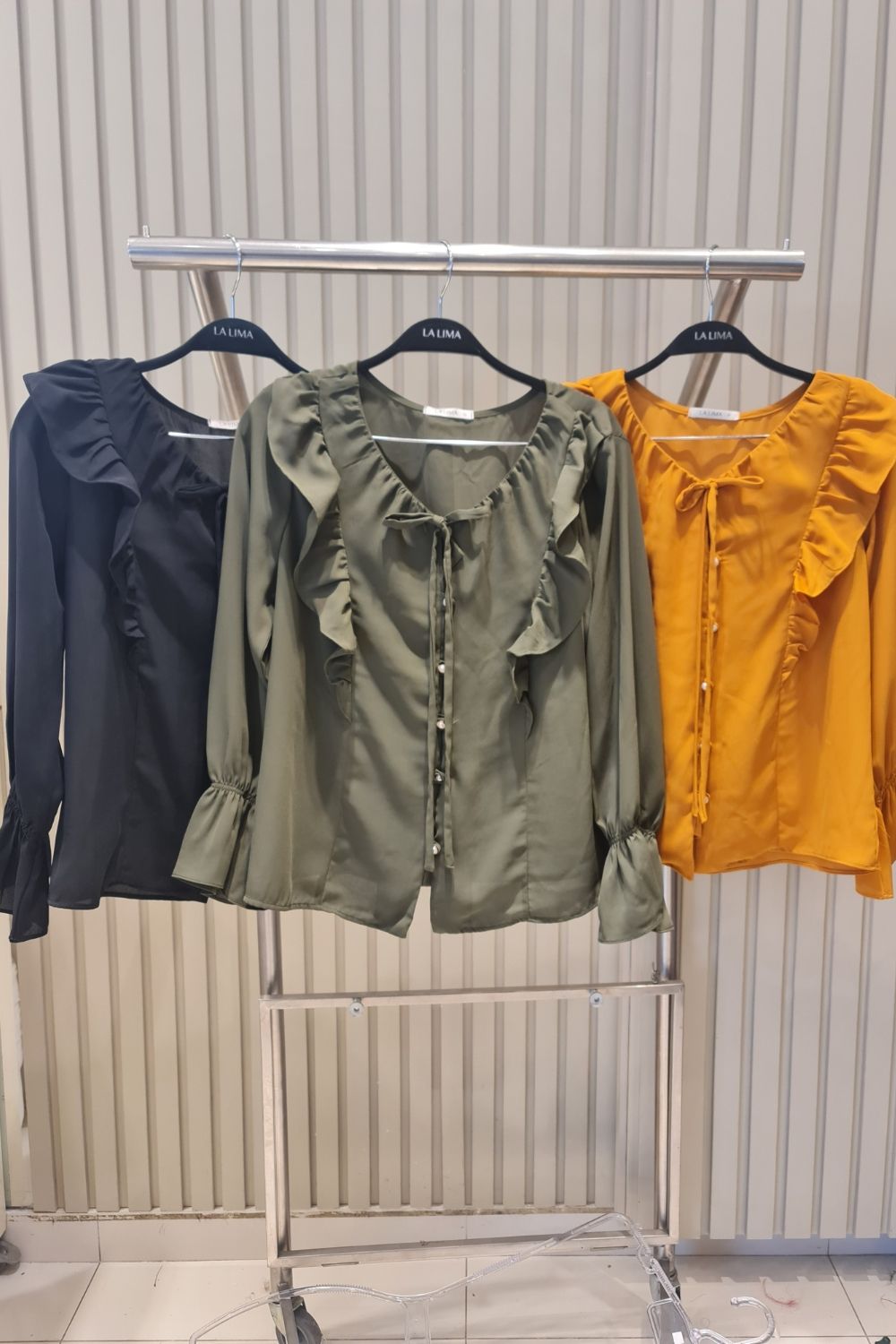 Blusa Camisa com Babados em Crepe 3 Cores