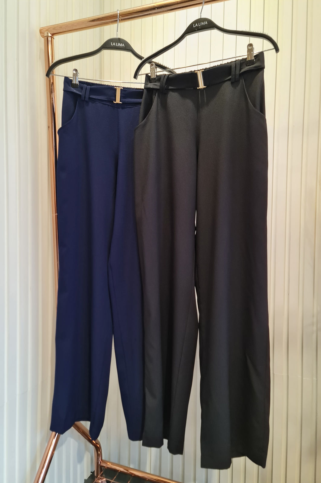 Calça Alfaiataria Cinto e Fivela Dourada 2 Cores