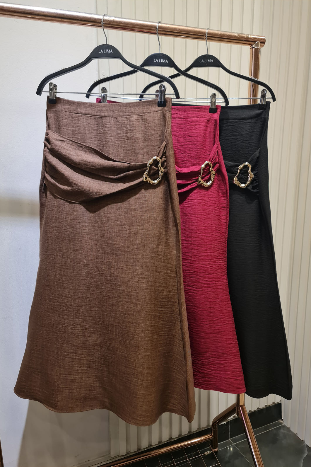 Saia Longa Sereia com Drapeado e Fivela Orgânica Saia Longa Sereia com Drapeado e Fivela Orgânica