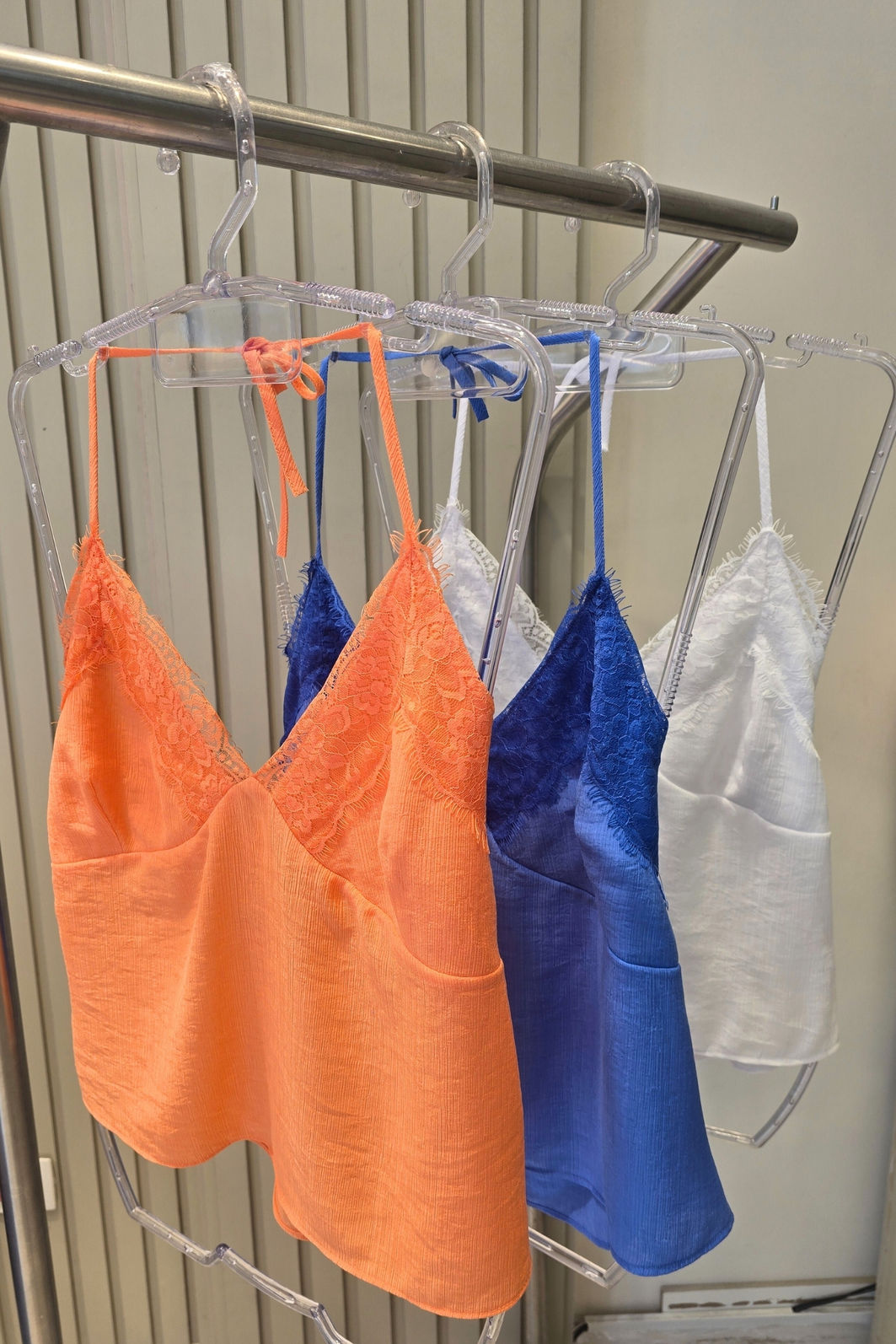 Blusa Renda Seda 3 Cores Blusa Renda Seda 3 Cores