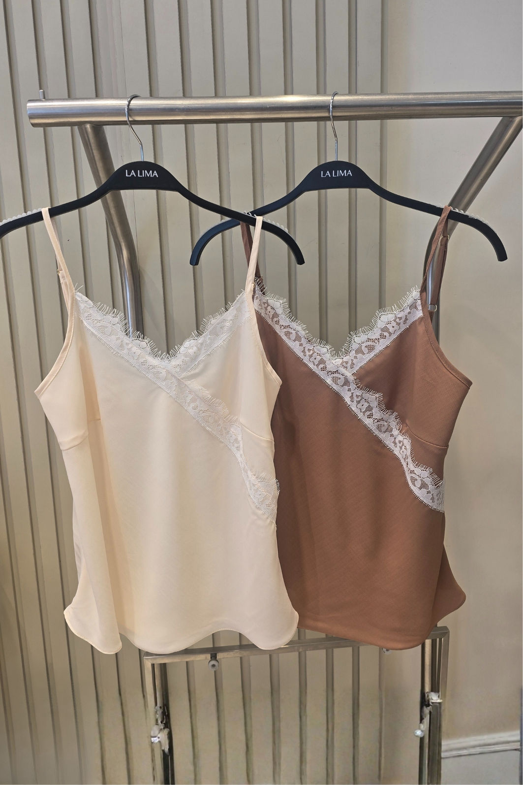 Alcinha Renda Chantily Crepe 2 Cores