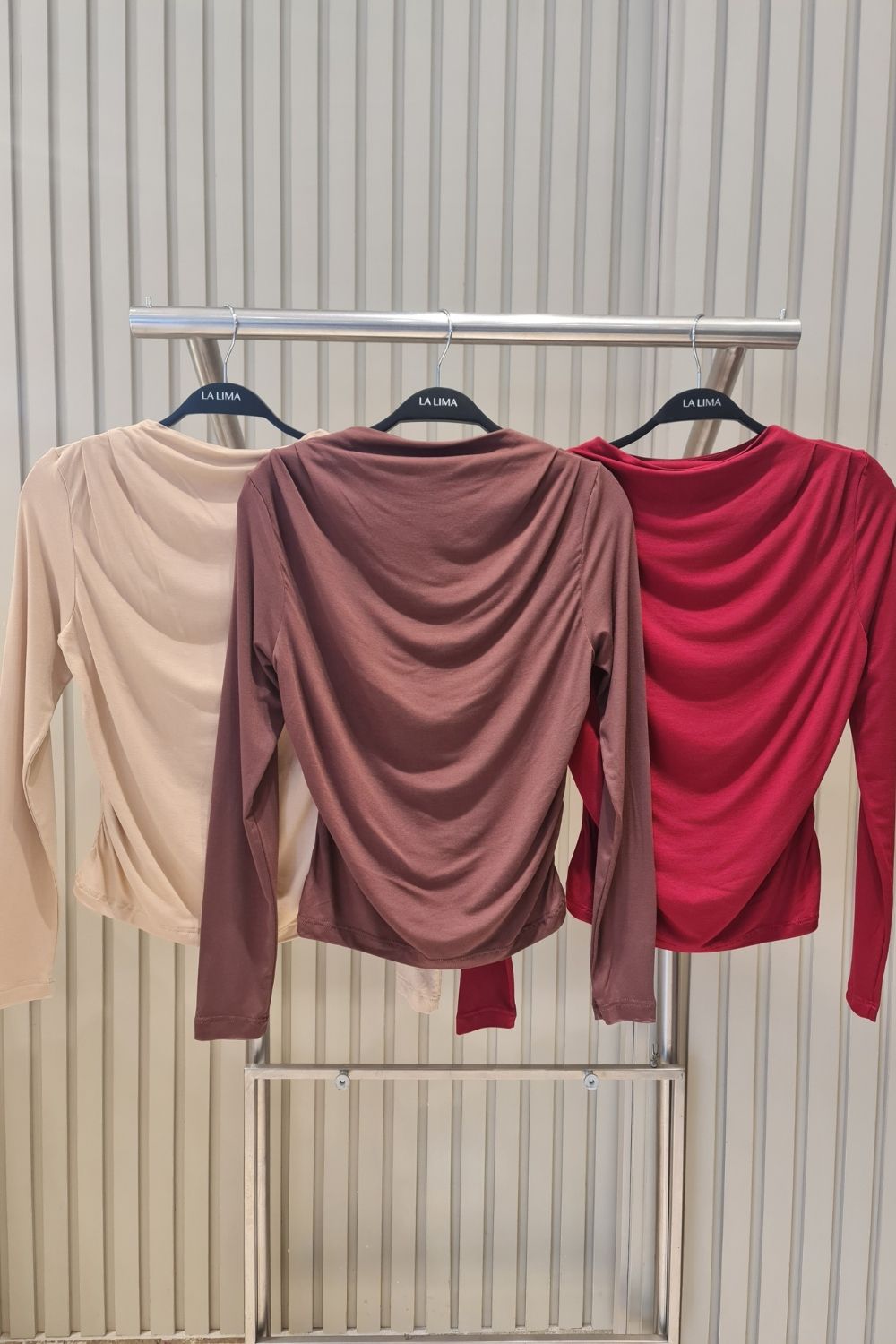 Blusa Gola Drapeada Manga Longa 3 Cores Blusa Gola Drapeada Manga Longa 3 Cores