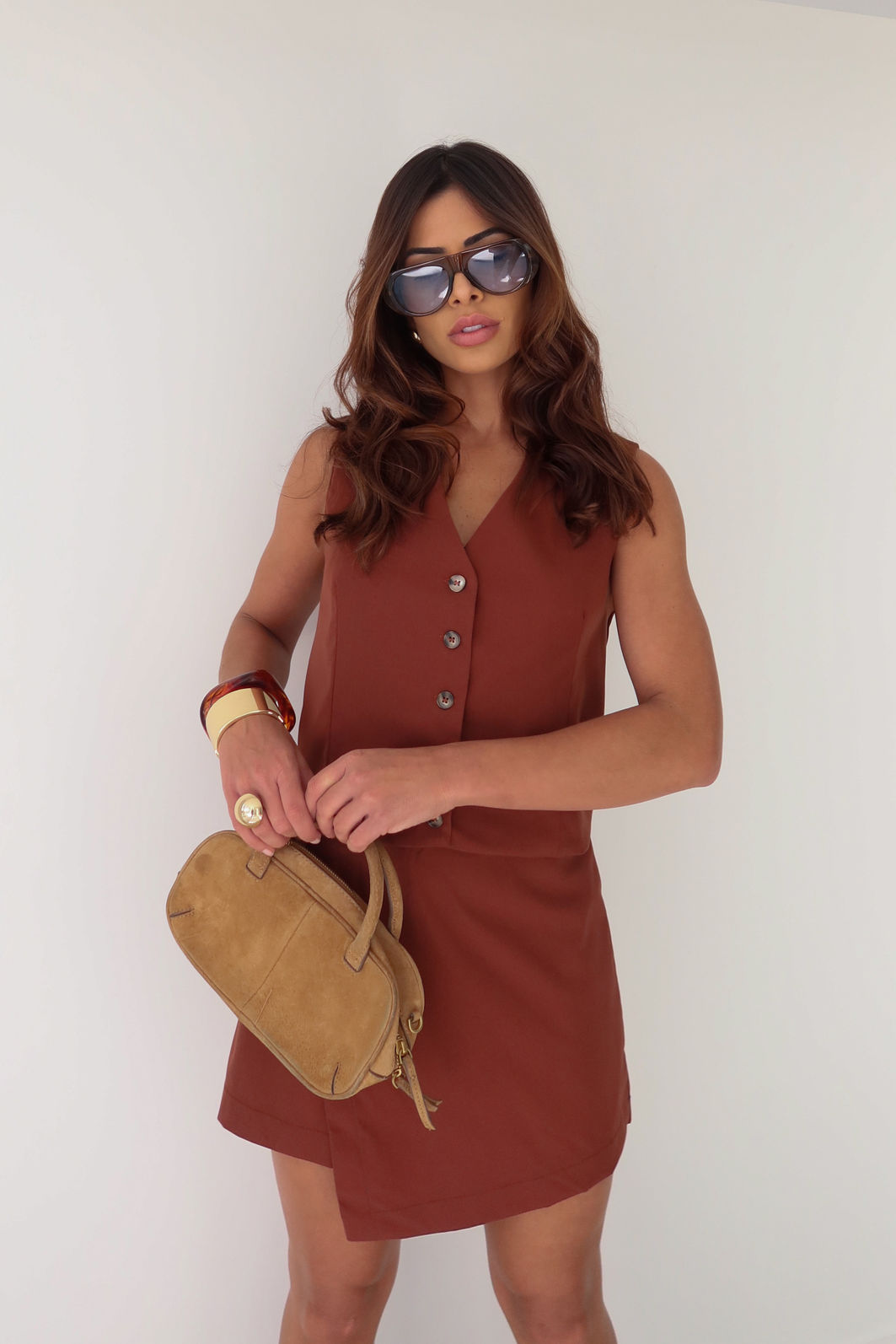 Colete Alfaiataria em Sarja com Botões 2 Cores Colete Alfaiataria em Sarja com Botões 2 Cores