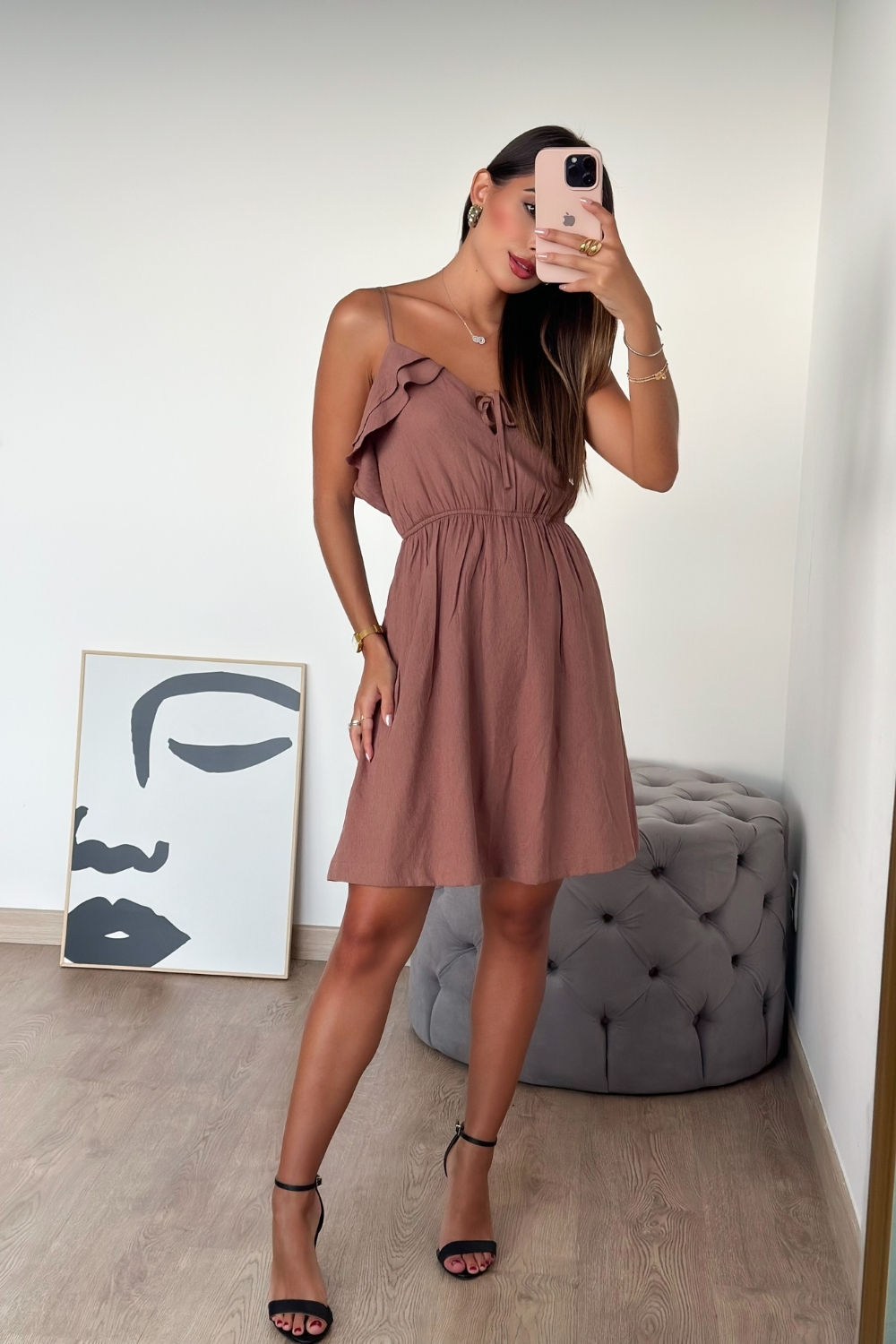 Vestido Fluido Romântico com Babados  2 Cores Vestido Fluido Romântico com Babados  2 Cores