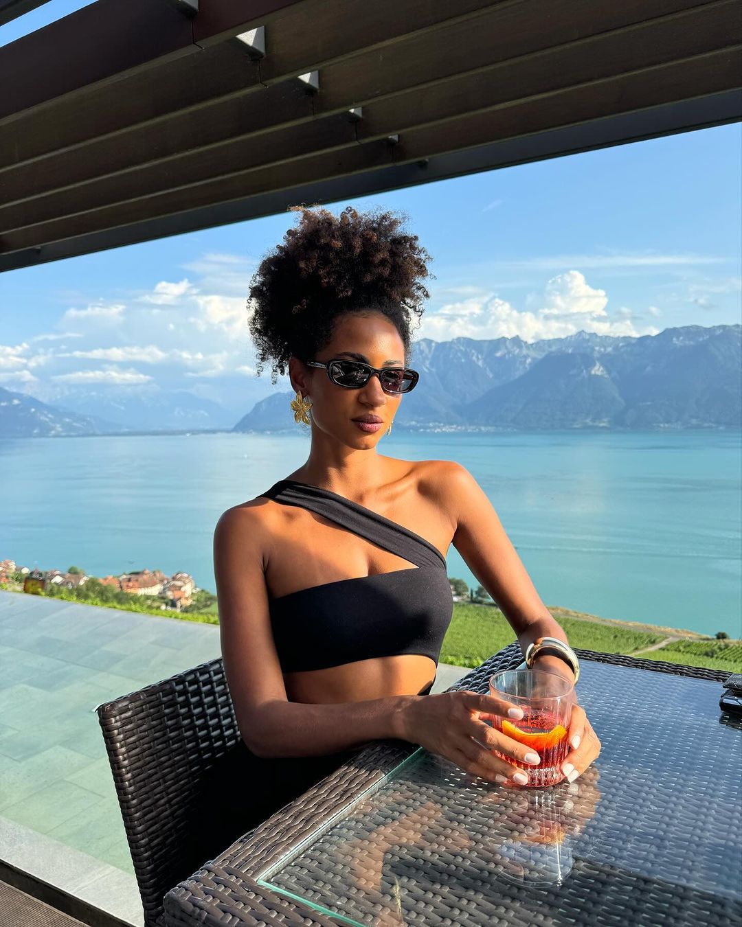 vestido recortes preto vênus mundo lolita vestido recortes preto vênus mundo lolita