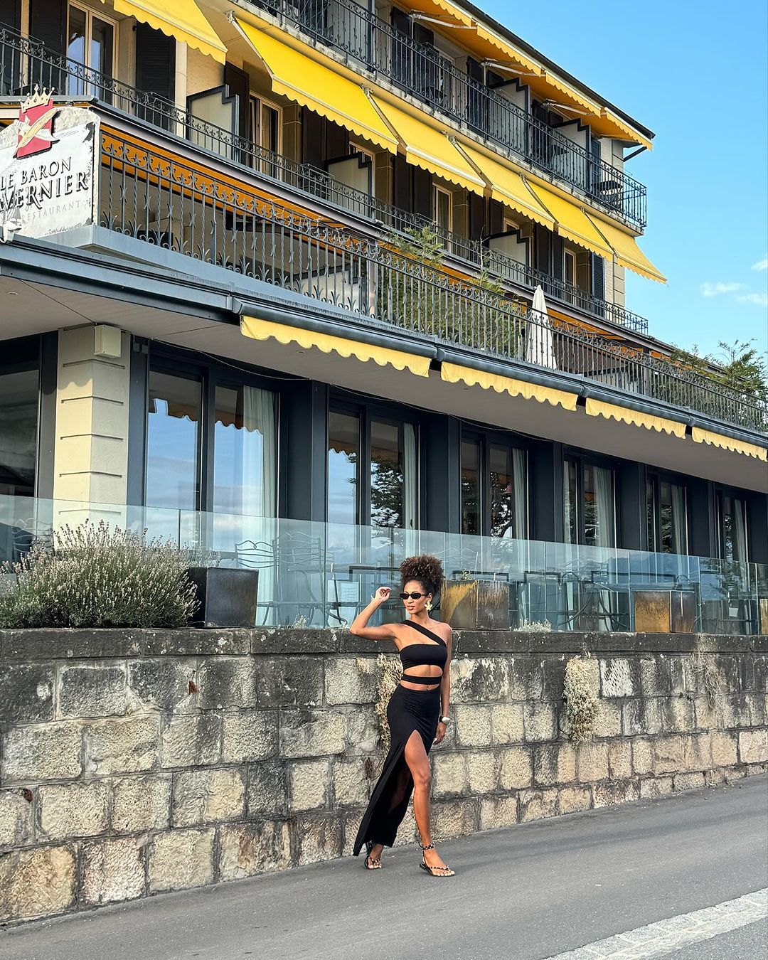 vestido recortes preto vênus mundo lolita vestido recortes preto vênus mundo lolita