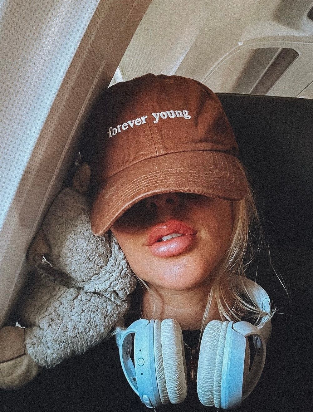 boné caramelo forever young mundo lolita