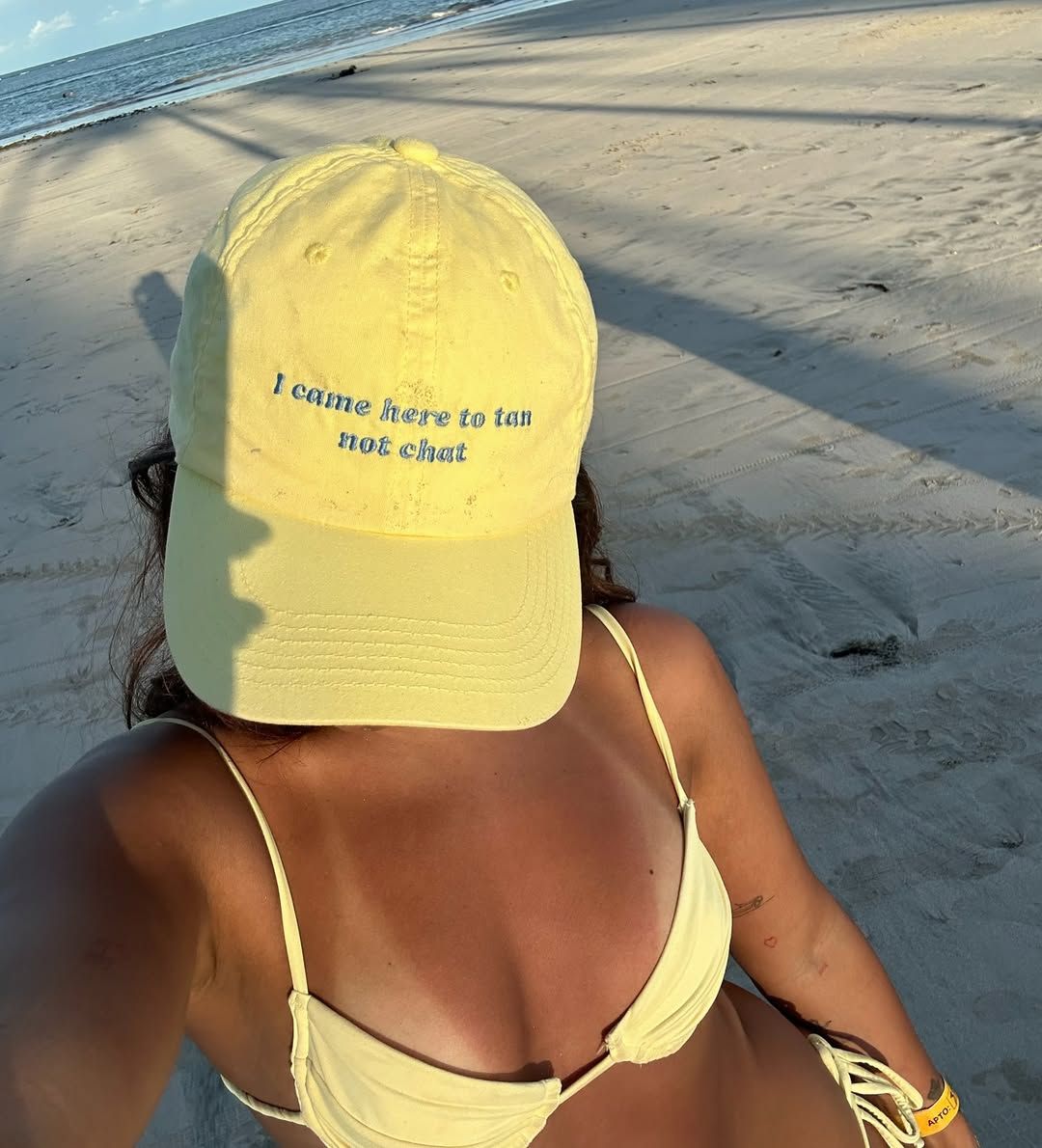 boné amarelo i came here to tan mundo lolita boné amarelo i came here to tan mundo lolita