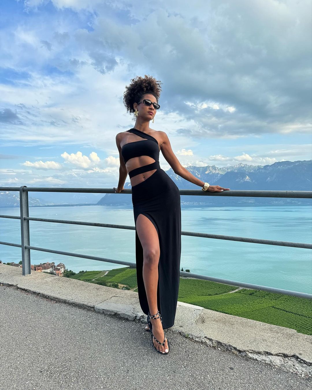 vestido recortes preto vênus mundo lolita vestido recortes preto vênus mundo lolita