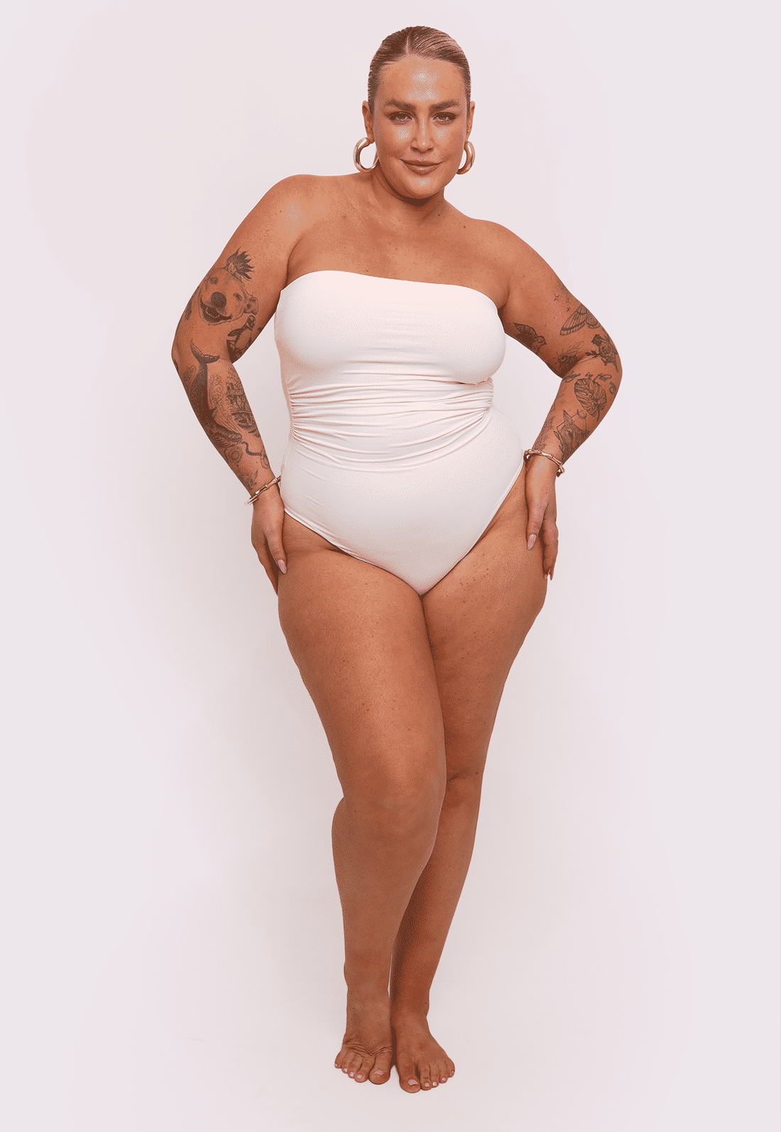 maiô decote reto off white barcelona mundo lolita maiô decote reto off white barcelona mundo lolita