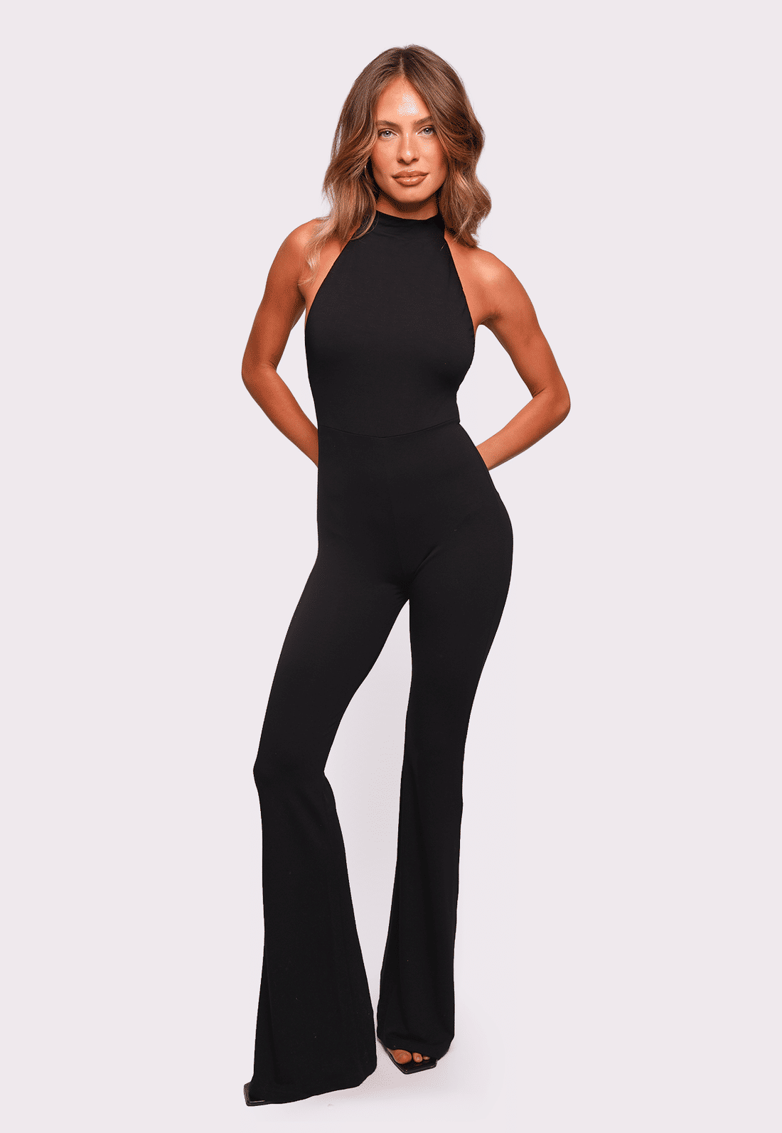 macacão halter neck preto mundo lolita macacão halter neck preto mundo lolita