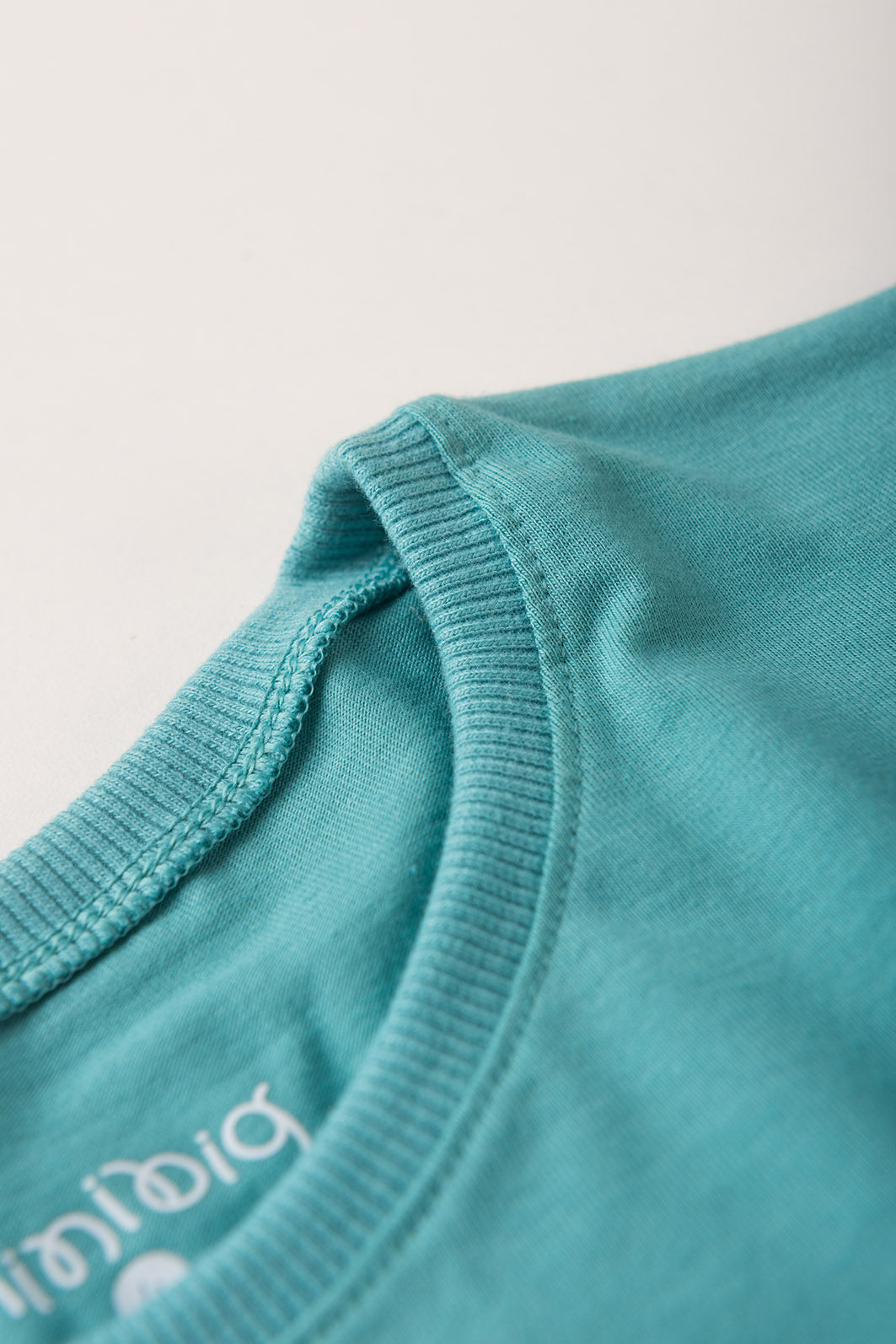 Conjunto Menina Blusa Box Manga Curta Verde Acqua e Shorts Off Natural