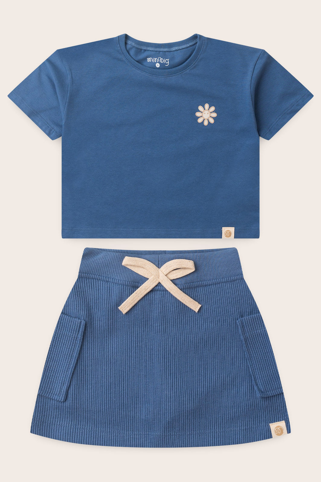 Conjunto Menina Blusa Box Manga Curta Azul Anil e Saia com Shorts Azul Anil
