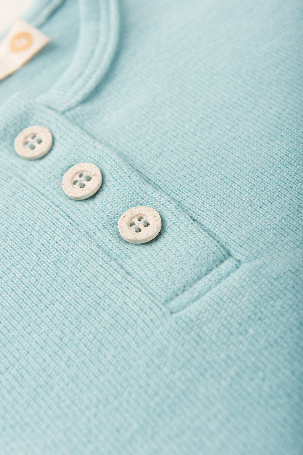 Combo 2 Blusas - Blusa Henley Com Botões Verde Acqua  + Blusa Moletom Duo Listrado/Off Combo 2 Blusas - Blusa Henley Com Botões Verde Acqua  + Blusa Moletom Duo Listrado/Off