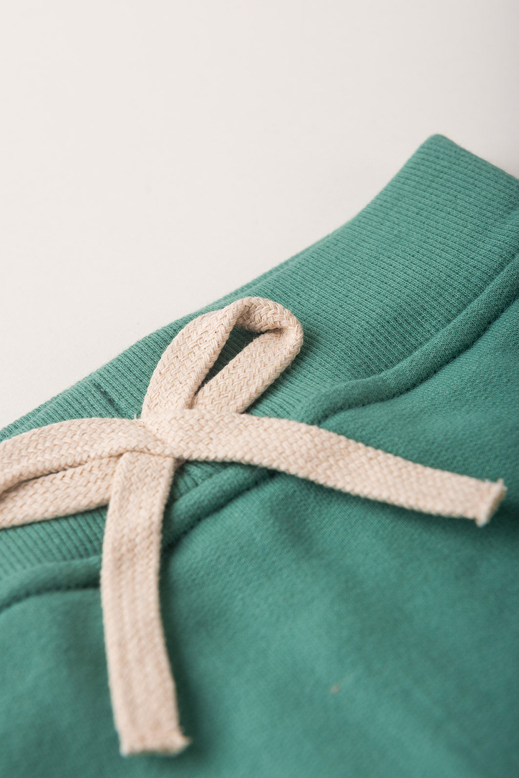 Saia Menina Com Shorts Moletom 100% Algodão Sustentável - Verde Folha