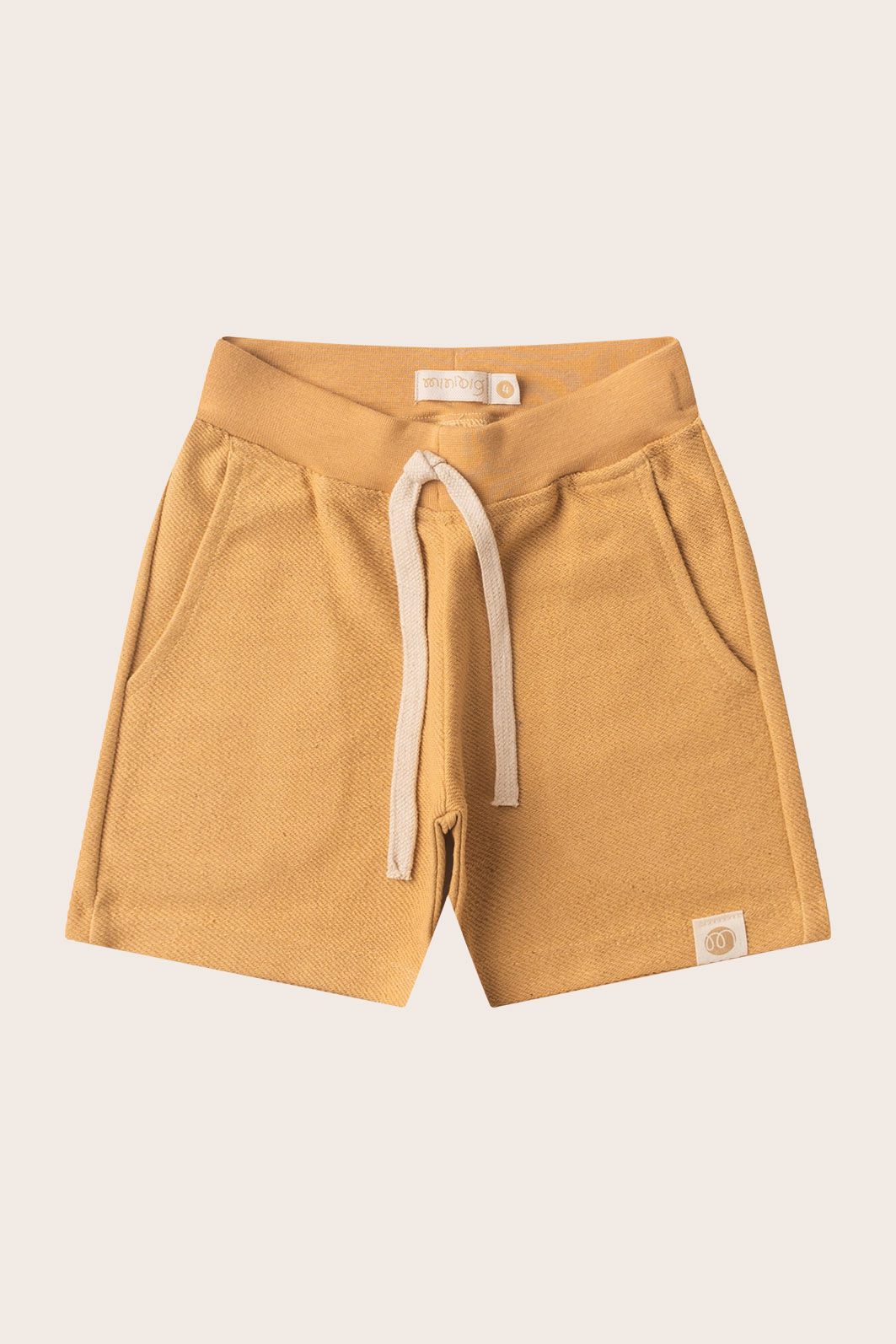 Conjunto Menino Camiseta Listrada Off - Bege e Bermuda Amarelo Âmbar Conjunto Menino Camiseta Listrada Off - Bege e Bermuda Amarelo Âmbar