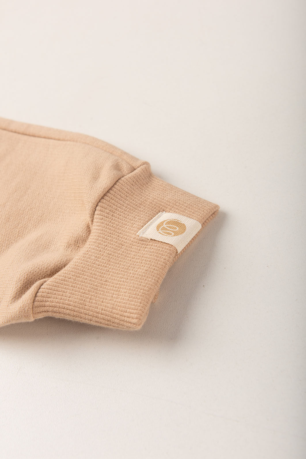 Conjunto Infantil Menino de Camiseta Longa e Calça Jogger - Listrado Off-Bege / Bege Kraft