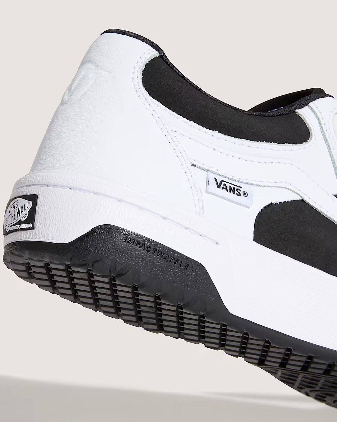 WHITE/BLAC-MN SKATE ROWAN -VN000D3SYB2 WHITE/BLAC-MN SKATE ROWAN -VN000D3SYB2