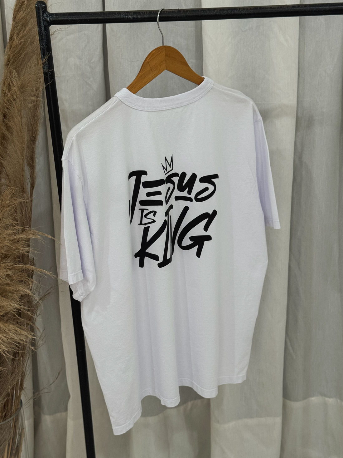 T-shirt Oversized - Jesus is King - Branca T-shirt Oversized - Jesus is King - Branca