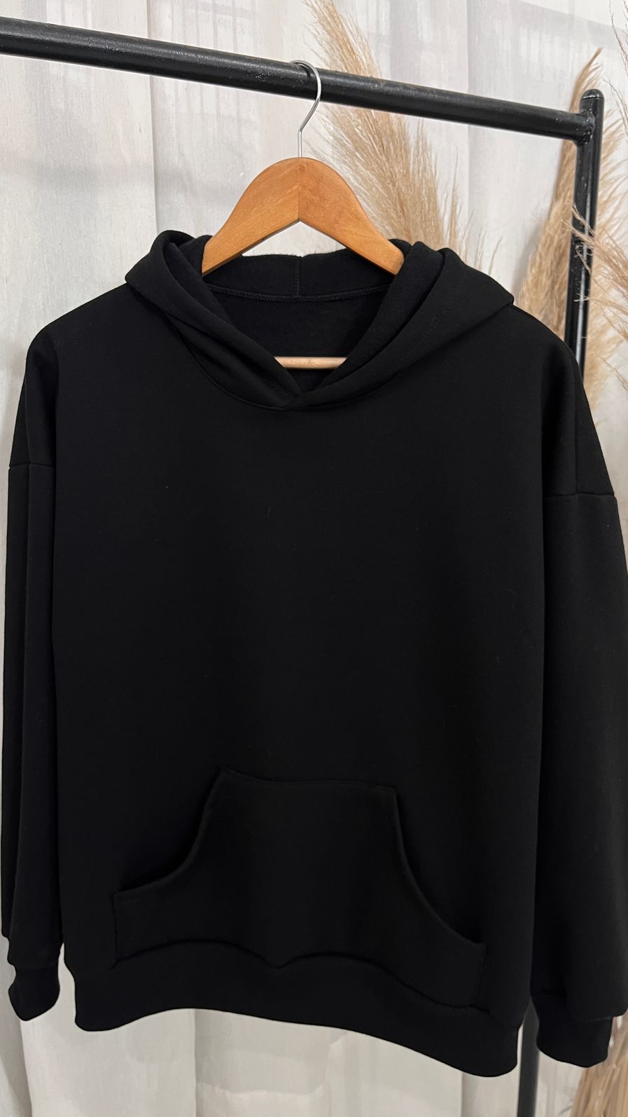 Blusa de Moletom Com Touca e Bolso - Estampado Frase - Preto Blusa de Moletom Com Touca e Bolso - Estampado Frase - Preto