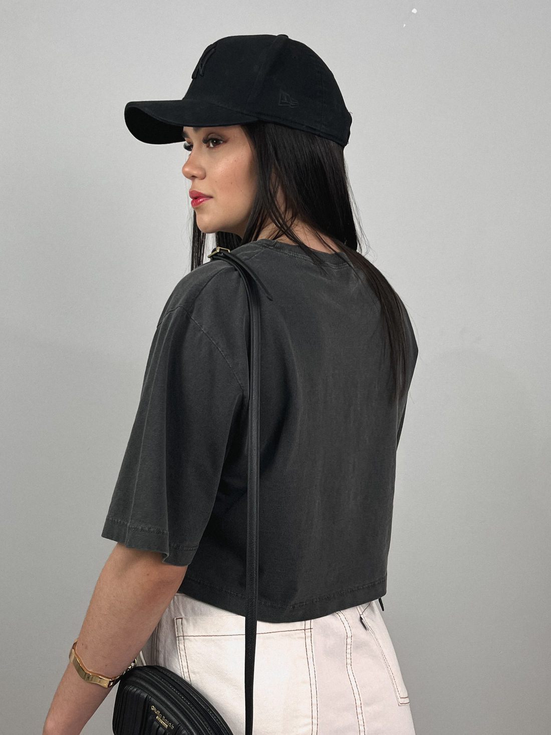 Cropped Oversized - Nothing Changes - Cinza Estonado Cropped Oversized - Nothing Changes - Cinza Estonado