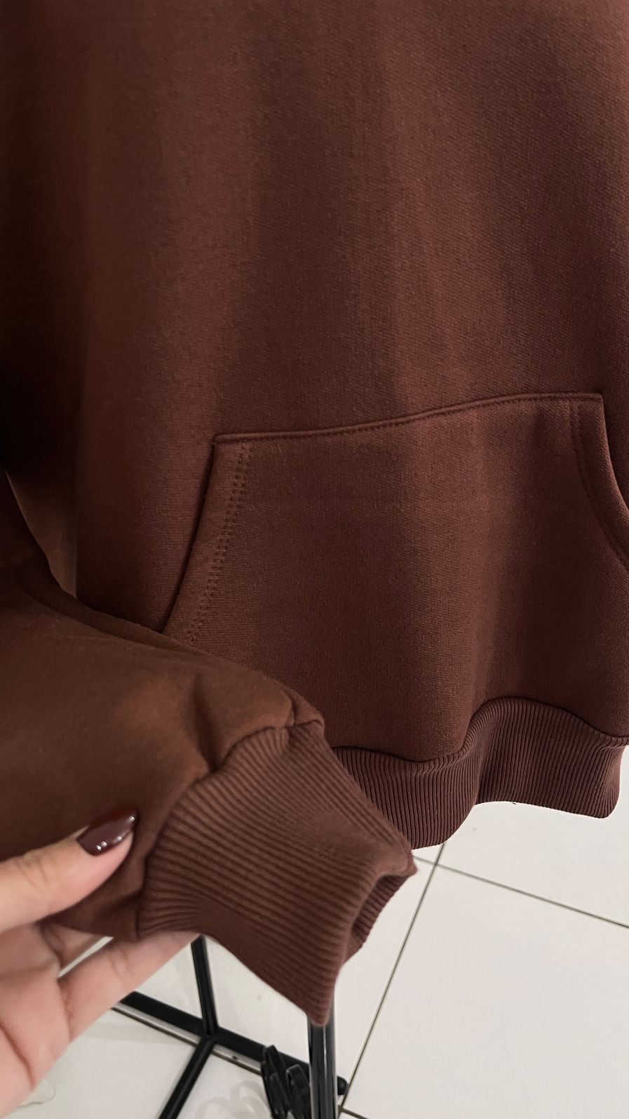 Blusa de Moletom Com Touca e Bolso - Marrom Blusa de Moletom Com Touca e Bolso - Marrom