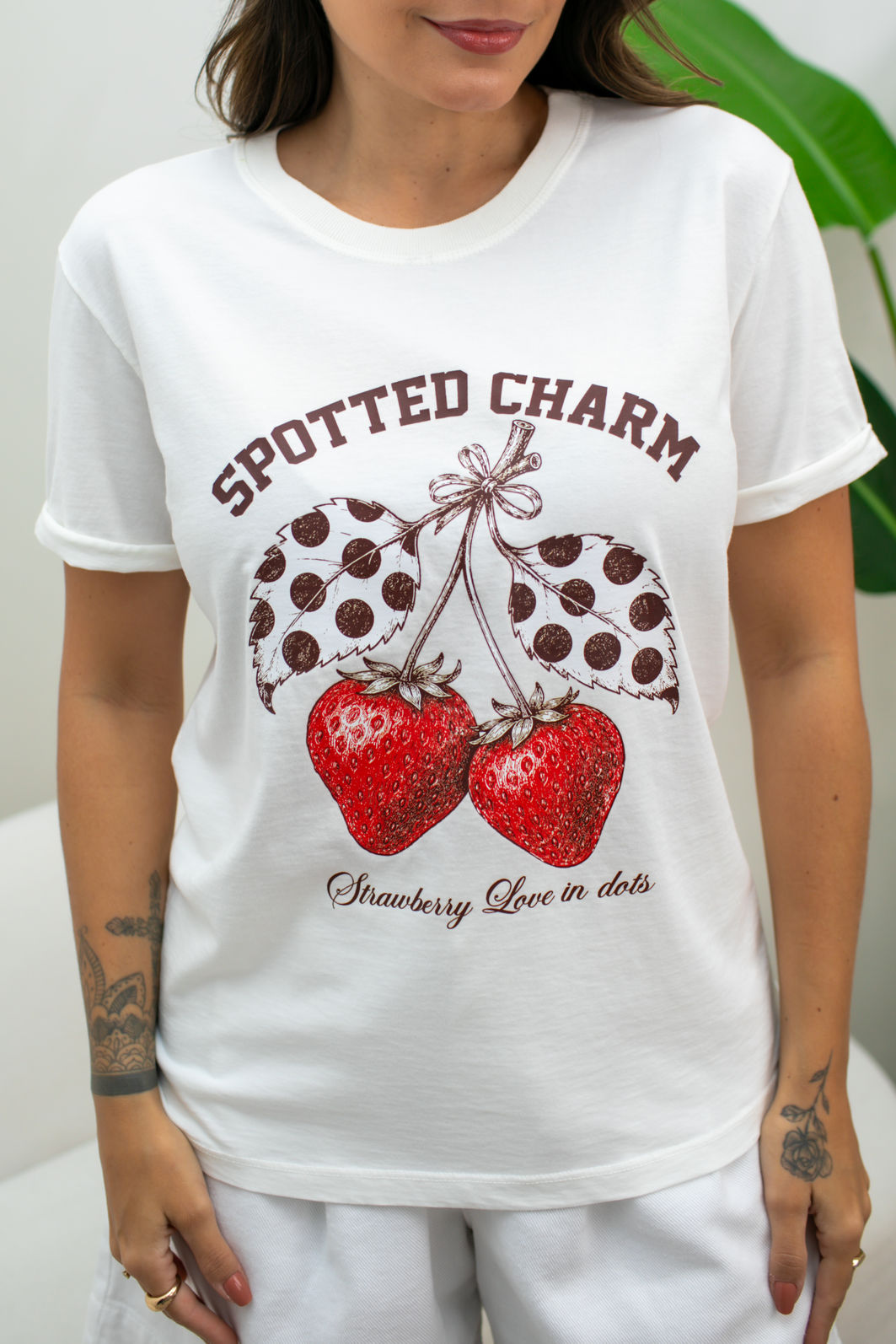 Tshirt Premium - Spotted Charm Morango - Off White