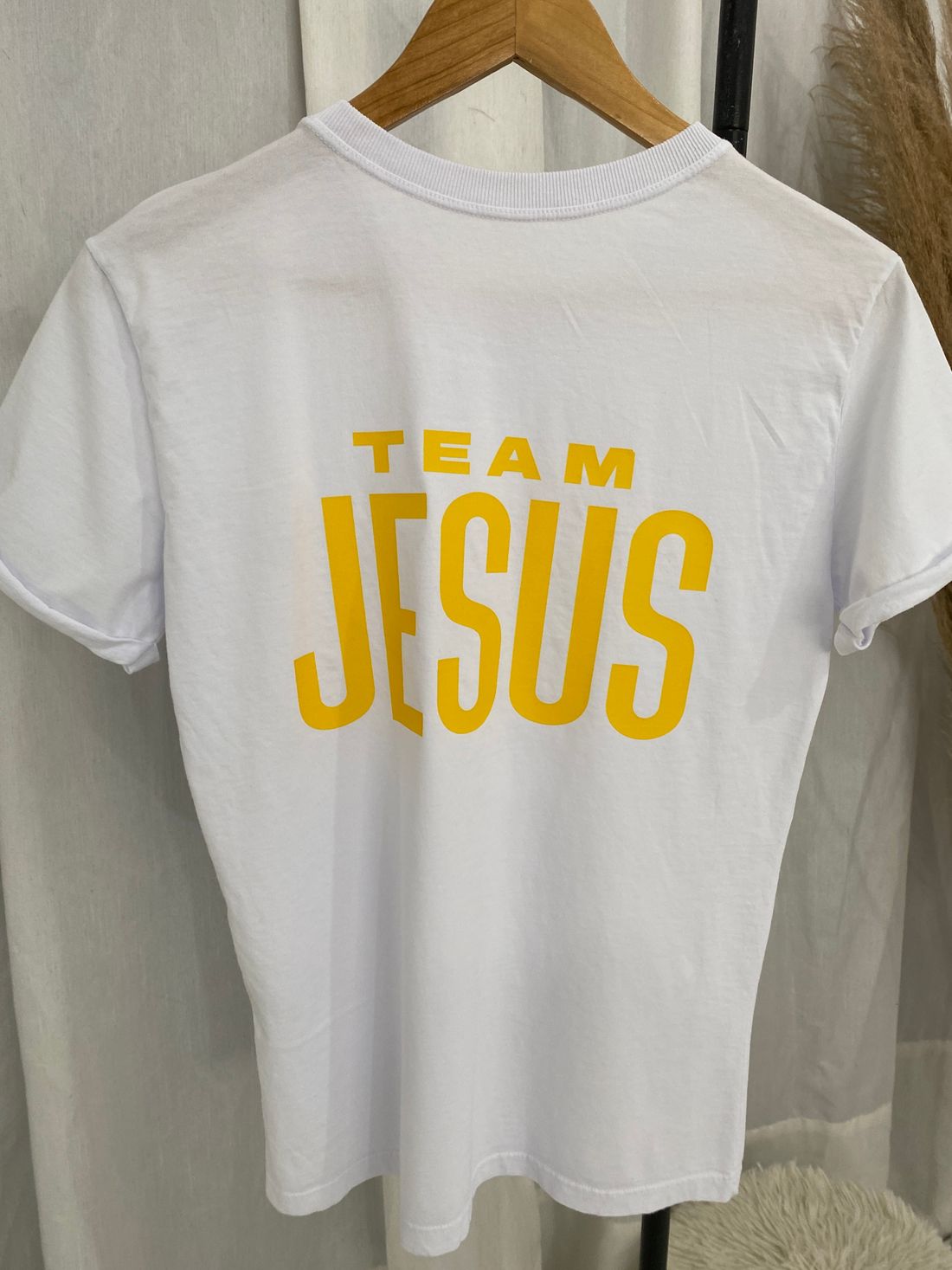Tshirt Premium - Team Jesus Amarelo - Branca Tshirt Premium - Team Jesus Amarelo - Branca
