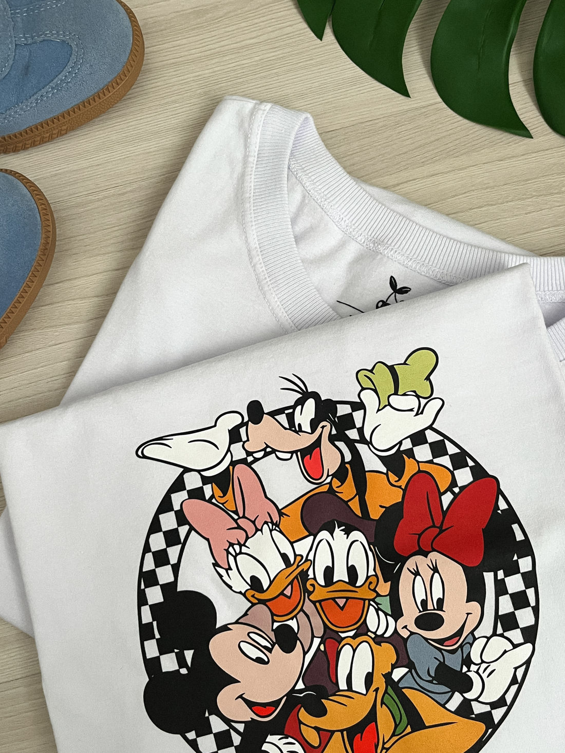 Tshirt Premium - Mickey & co DTF - Branca Tshirt Premium - Mickey & co DTF - Branca