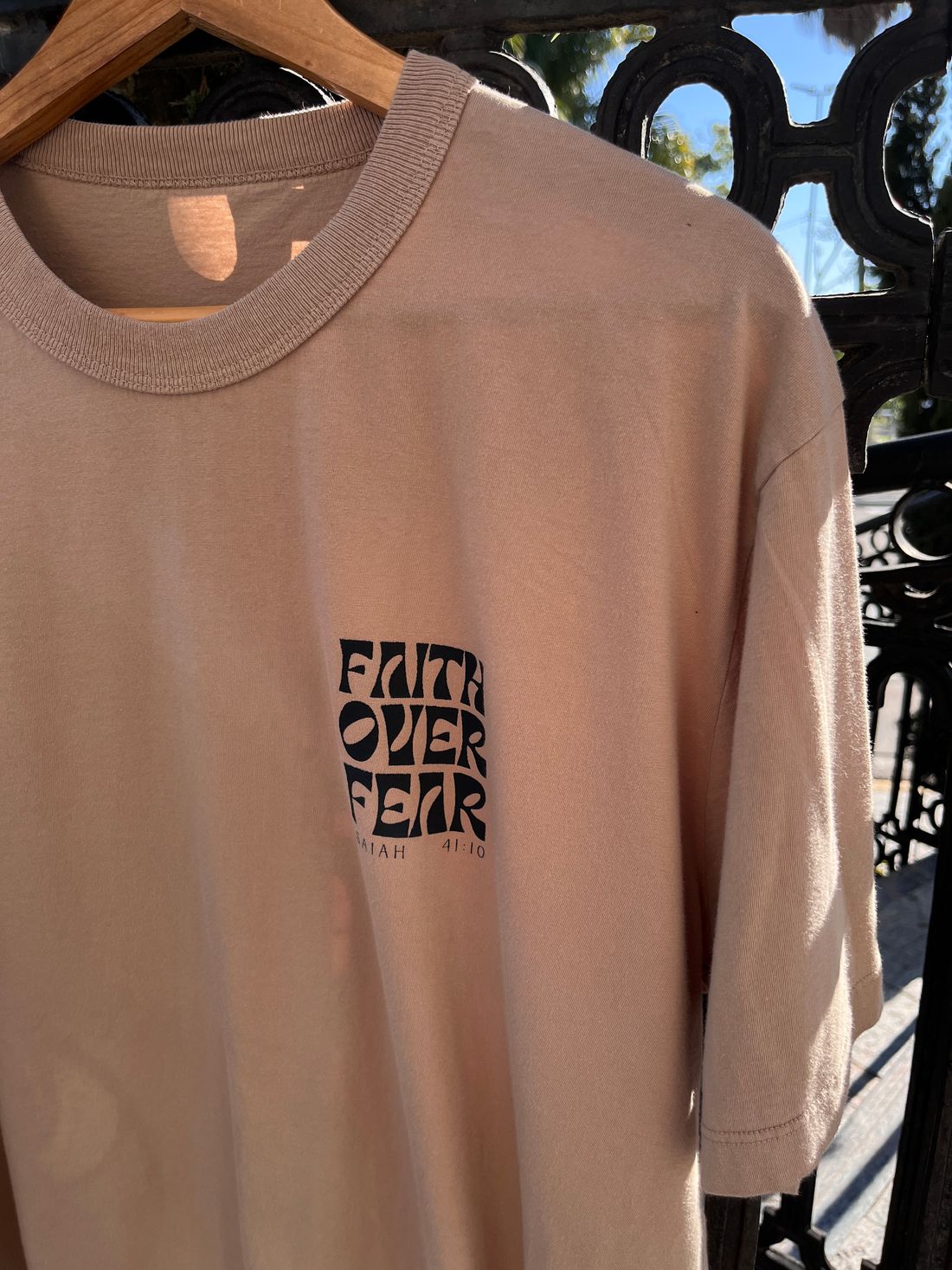 Tshirt Oversized - Isaiah 41:10 - Bege Tshirt Oversized - Isaiah 41:10 - Bege