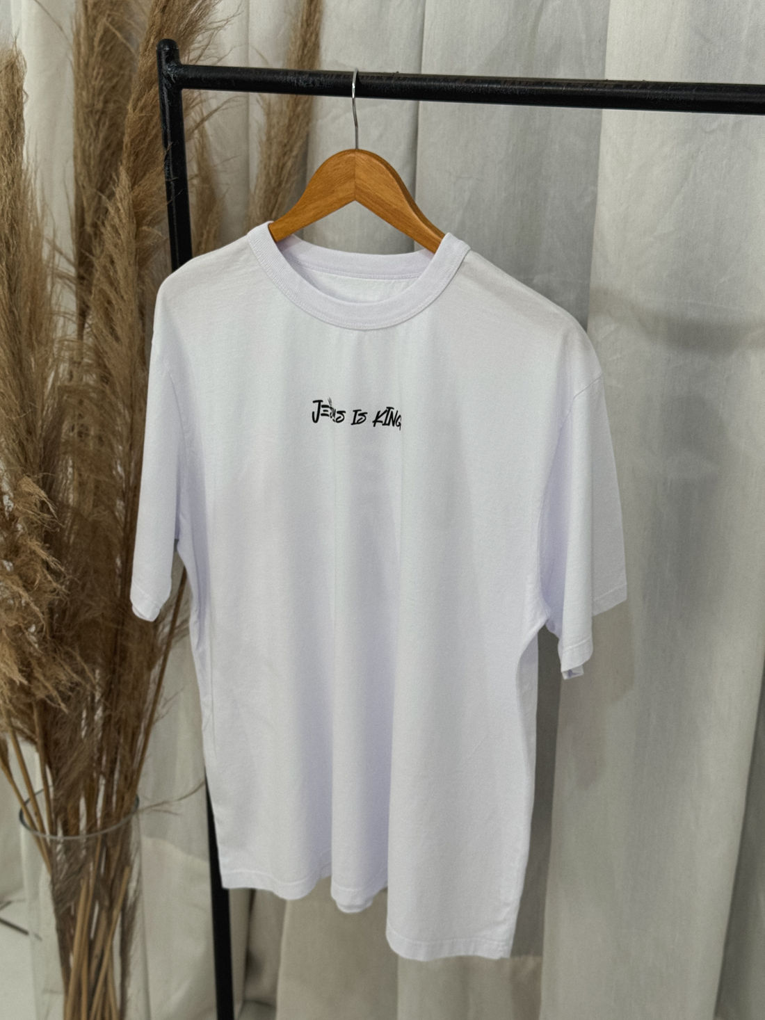 T-shirt Oversized - Jesus is King - Branca T-shirt Oversized - Jesus is King - Branca